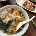 龍宝 - ワンタンメン、餃子ハーフ