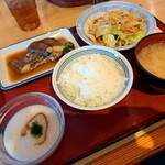亀田駅前食堂 - 料理写真: