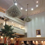 TOWER LOUNGE LOBBY BAR - 2014年1月11日。The Twin Towers Hotel Bangkokに到着。