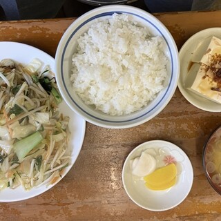 花月食堂 - 料理写真:野菜炒め定食　780円