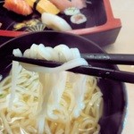 たかや寿司 - セットのうどんは細うどんでもちもち