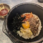 和韓内 - 石焼ビビンバです。とっても美味しかったです。