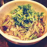 西安刀削麺酒楼 - ニンニクたっぷりの刀削麺 汁そばやペペロンチーノみたいな感じ