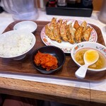 餃子の王将 - 餃子定食ニンニク激増し1144円です。