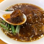 興口福 - 牛バラ麺