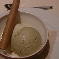 37 Steakhouse & Bar - ピスタチオとバニラのアイスクリーム