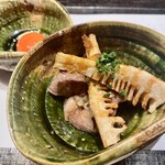 汐見 - 和牛のすき焼き。ブランド卵”蘭王”をたっぷりつけて頂きます。ホクホクに焼かれた筍が特に美味しい。
