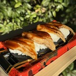 デリカスイト - 料理写真:ふっくら炙り穴子にぎり