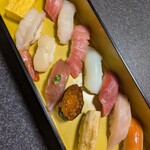 すしざんまい 奥の院 - 「東京花見バスツアー」の夕食でいただいたお寿司。