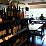 タマヤ - 1Fワインショップ「ワインショップで購入して2Fのお店で頂きます」