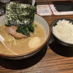 横濱家 - 