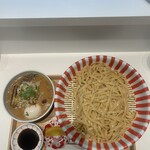 上方レインボー - ヒグマ肉味噌つけ麺・1800円＋味玉アローカナ・300円＋大盛り・200円