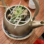 大衆酒場また会いにゆきます。 - アサリのやかん酒蒸し
