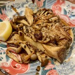 大衆酒場また会いにゆきます。 - きのこガリバタ焼き