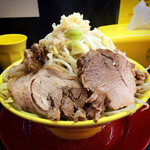 ラーメン イエロー - "大豚" やさい・にんにく・あぶら 全増し