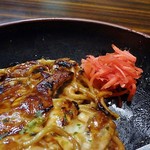 Okonomiyaki Tebo - 紅生姜が良く合います