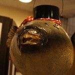 かみいし - 本物のフグで作られた剥製が玄関前でお出迎え