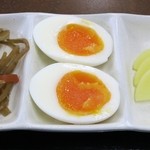 梵天茶屋 - 梵天わらじカツ丼に付く温泉玉子他
