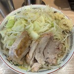 ラーメン豚山 - 料理写真:小ラーメン (ニンニクマシマシ•野菜•標準•標準)