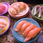 回転寿司 トピカル - 「本マグロ中トロ」「ズワイガニ」「サーモン」×2「しめさば」×2「赤貝」×2