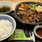 焼きたてのかるび - 料理写真:鉄板焼肉定食