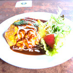 Cafe Frangipani - 人気No.1若鶏のチーズオムライス〜デミグラスソース