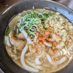 牧のうどん - 最高の出来 ◆きつねうどん 470円に天かすとネギを入れる