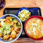 吉野家 - 焦がしねぎ焼き鳥丼  期間限定 ＋豚汁 お新香セット