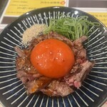 焼肉ホルモン人生大ちゃん - 但馬牛炙りユッケ