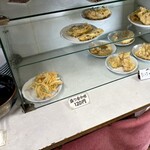 多田製麺所 - 更に右の天ぷら盛合せ