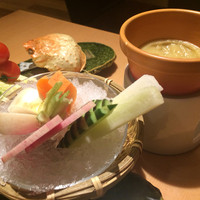 大山鶏と鮮魚 居酒屋 まいか - バーニャカウダ
                