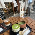 清月堂 - 入口の外の席　気持ちよかったです♪