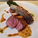 カーサ・デル・チーボ - 仔牛フィレ肉のアッローストと その柔らかスペアリブ グレモラータの香り