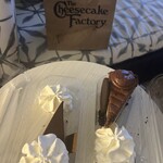 The Cheesecake Factory - 合わせて 27.28