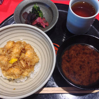 銀座 天一 博多店 - 季節のご飯、腕
                小海老のかき揚げ丼、しじみの赤だし