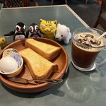 びっくりドンキー - 料理写真:プレーントーストセット　410円(税込)