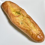 小麦の郷 - 料理写真:青森にんにくのガーリックフランス（１９２円）２０２６年４月
