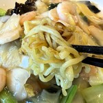 満州園 - 麺も焦がしあり！