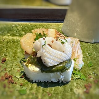 日本料理 TOBIUME