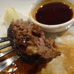 イルバンコ - お好みでワインソースを付けます