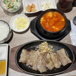 吾照里 - 韓流ランチのBセットで、塩サムギョプサルに、チーズスンドゥブチゲ