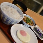 なか卯 - 料理写真:目玉焼き鶏小鉢朝食・並盛（４２０円）２０２６年４月