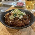焼肉ホルモン 肉成 - 煮込み　お肉がゴロゴロ！！