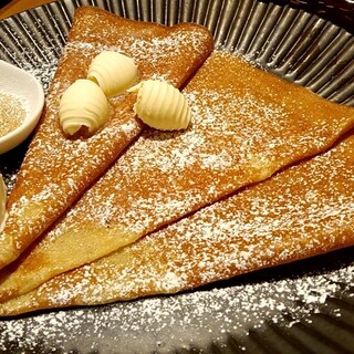 CREPERIE ALCYON TEA TABLE CAFE_0