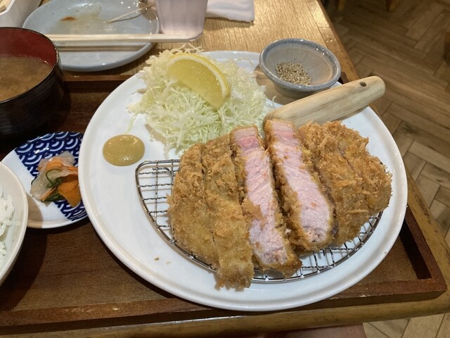 とんかつ鶴一 - 県庁前/とんかつ | 食べログ