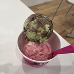 サーティワンアイスクリーム - ドバイスタイルチョコレートとストロベリースペシャルタイム