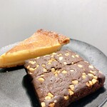 SIETESIETE - フィリピンのブラウニー&チーズケーキ