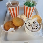 &Sun - ちーずんだ&ドリンクのBセット(300円)を2人分と、古代米甘酒ソフト&バニラ(450円)