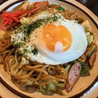 ポッポ駅前屋 - 料理写真:ソース焼きそば