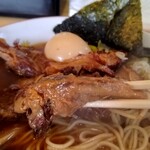 らぁめん ふた葉 - メインの軟骨チャーシュー。骨っぽさは微塵も無くネットリした食べ応えでメチャクチャ美味し！